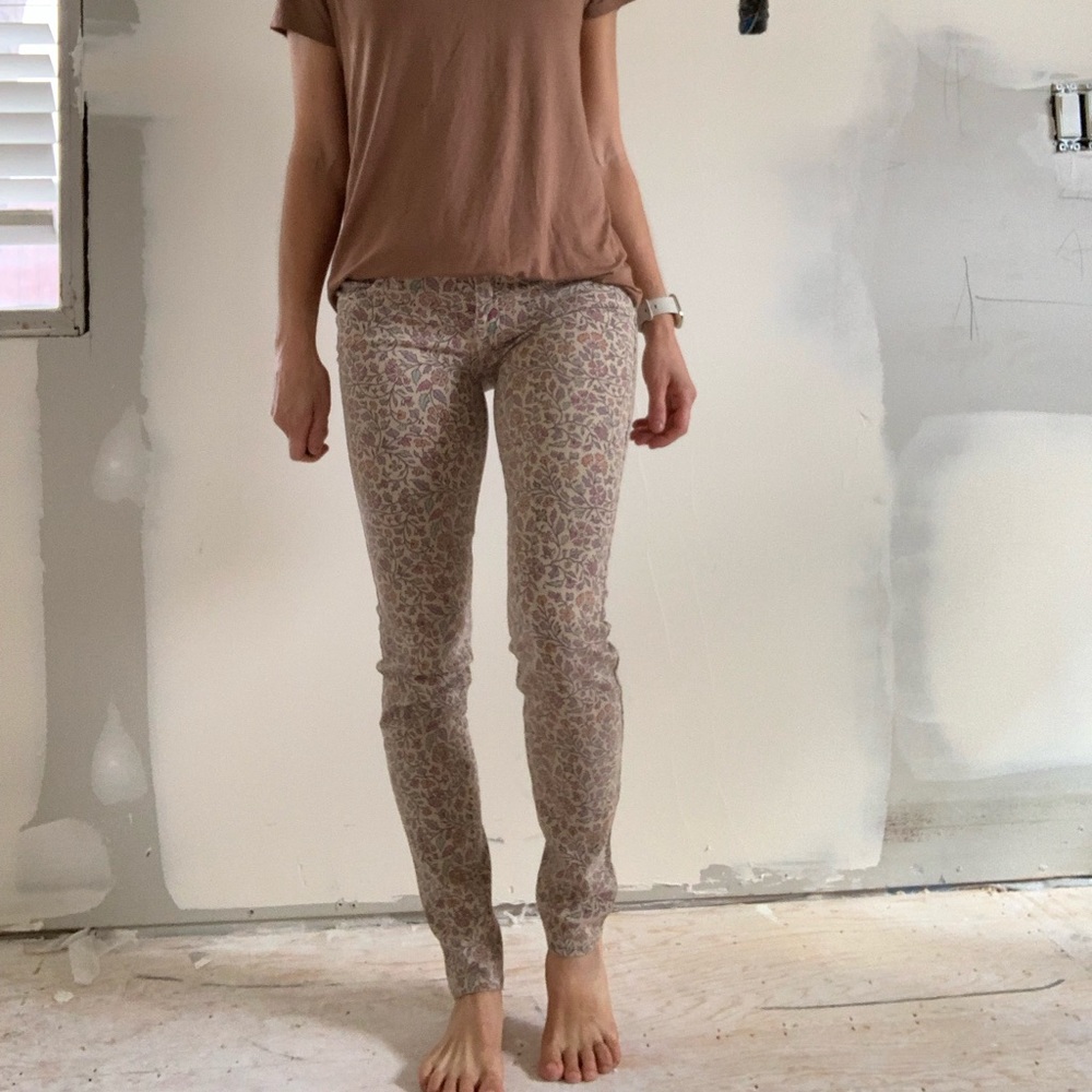 Level 99 floral fall pattern jeans size 27